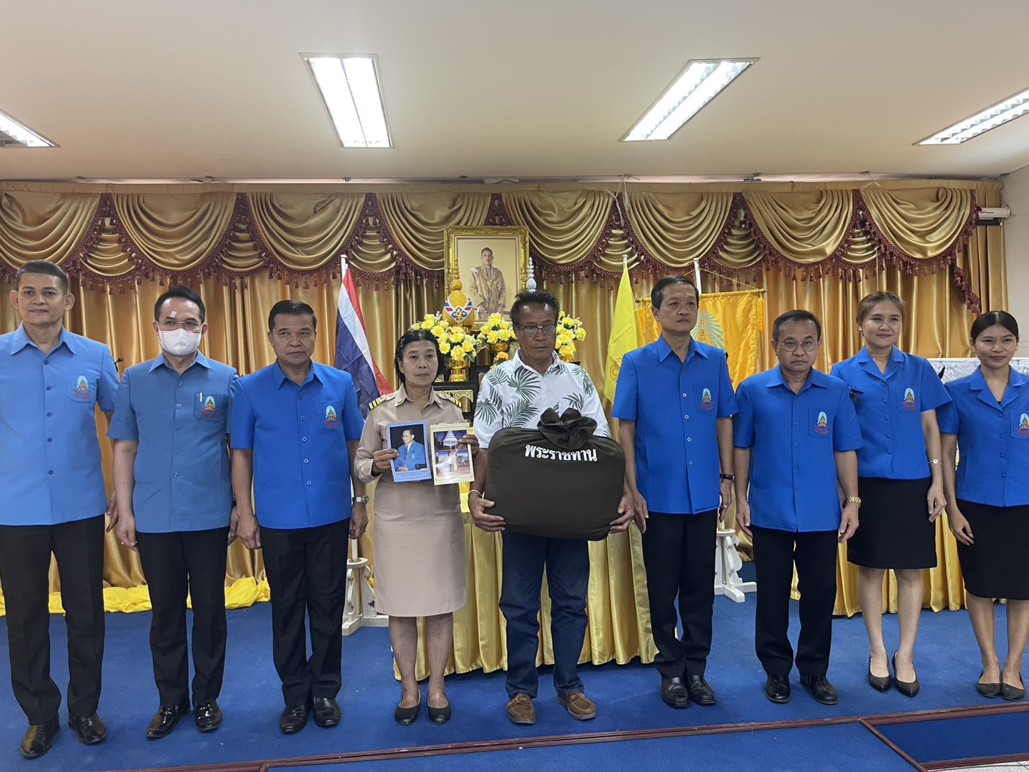 มูลนิธิราชประชานุเคราะห์ มอบเงินและสิ่งของพระราชทานแก่ครอบครัวผู้ประสบอัคคีภัยในพื้นที่อำเภออุทุมพรพิสัย